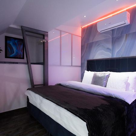 Langery Residence Central Apartments Odessa Quarto foto